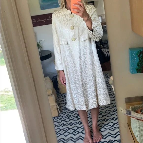 Vintage gold patterned coat - Picture 6 of 6